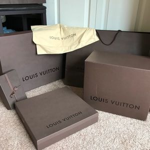 LOUIS VUITTON